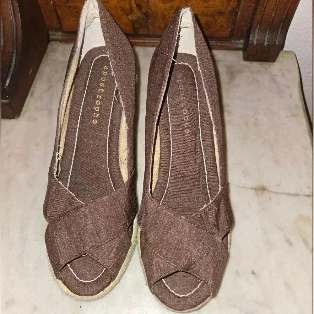 Apostrophe Wedges Size 6.5